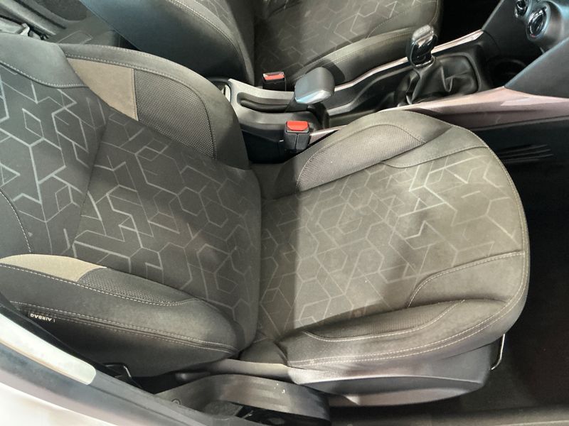 Peugeot 2008 1.6 Blue-HDi Active 2016 – снимка 41
