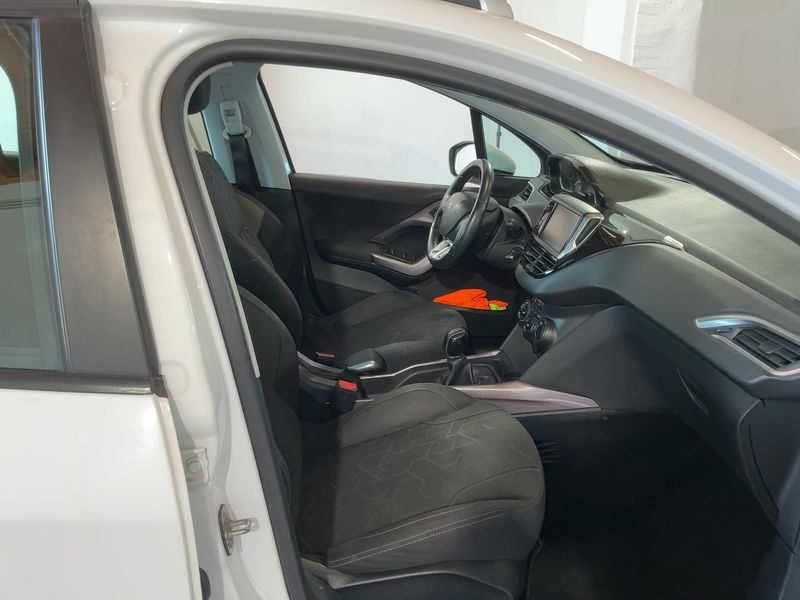 Peugeot 2008 1.6 Blue-HDi Active 2016 – снимка 16