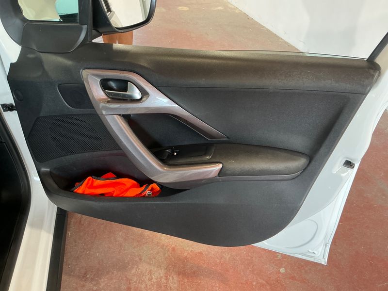 Peugeot 2008 1.6 Blue-HDi Active 2016 – снимка 40
