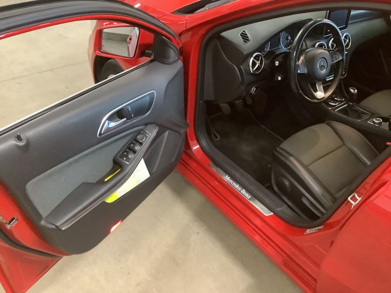 Mercedes-Benz A-Klasse A 180 CDI BlueEfficiency Style 2016 – снимка 39