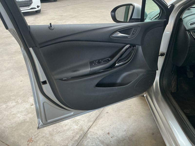 Opel Astra 1.5 CDTI Elegance Start/Stop 2020 – снимка 29