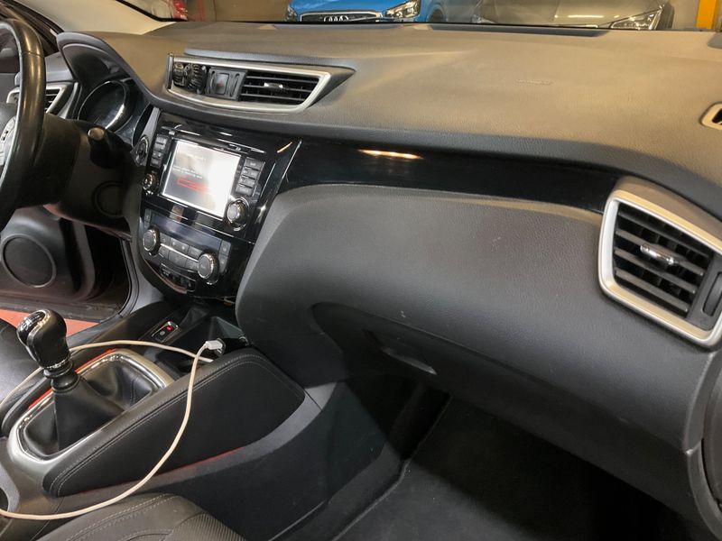 Nissan Qashqai 1.6 dCi Black Edition 2017 – снимка 29