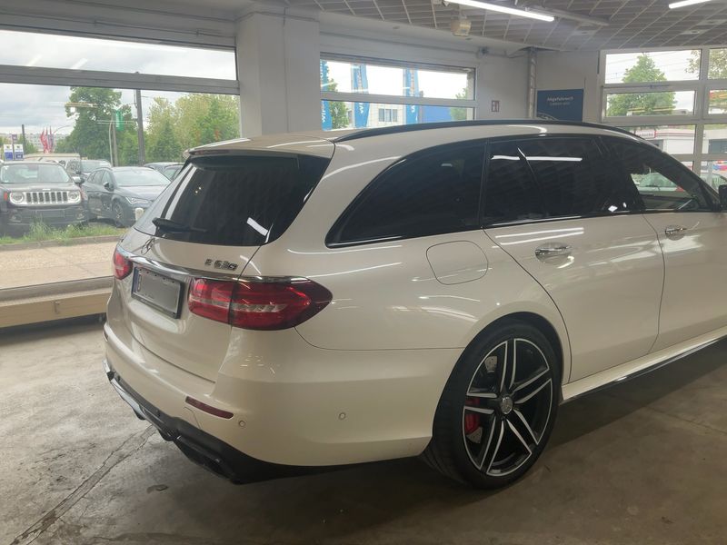 Mercedes-Benz E-Klasse E 63 AMG S T 4Matic 2018 – снимка 8