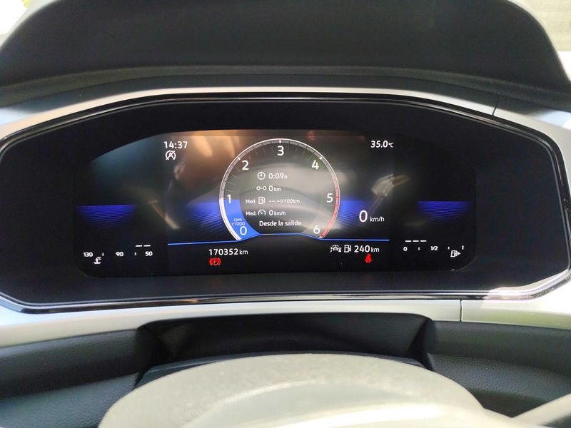 Volkswagen T-Roc 2.0 TDI Life 2023 – снимка 12