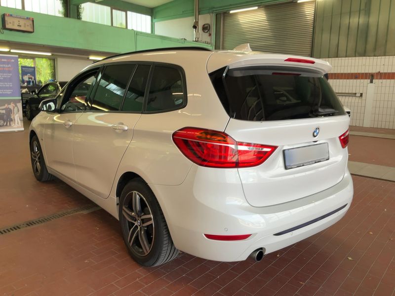 BMW 2er 218d Gran Tourer Sport Line 2016 – снимка 3