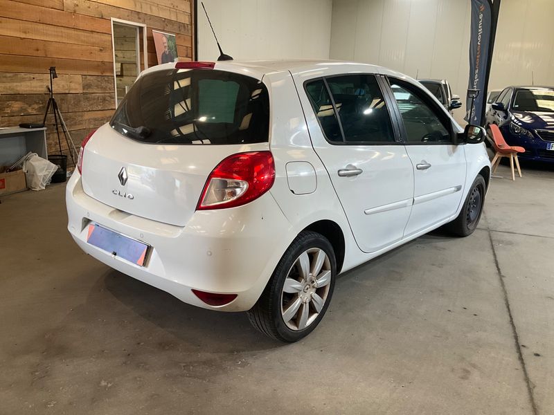 Renault Clio 1.6 Exception 2009 – снимка 2