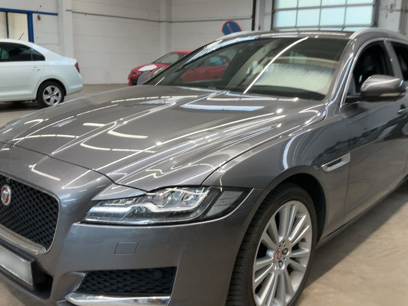 Jaguar XF 25d Portfolio AWD 2018 – снимка 2