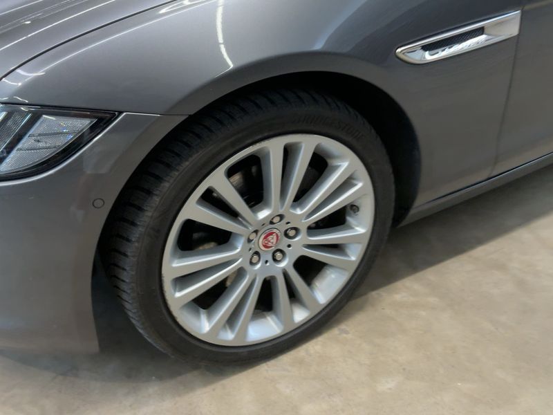 Jaguar XF 25d Portfolio AWD 2018 – снимка 3
