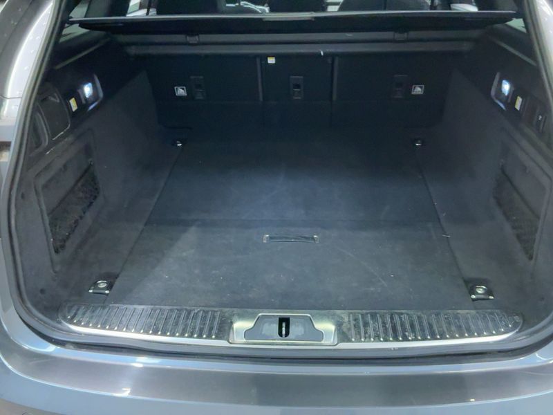 Jaguar XF 25d Portfolio AWD 2018 – снимка 15
