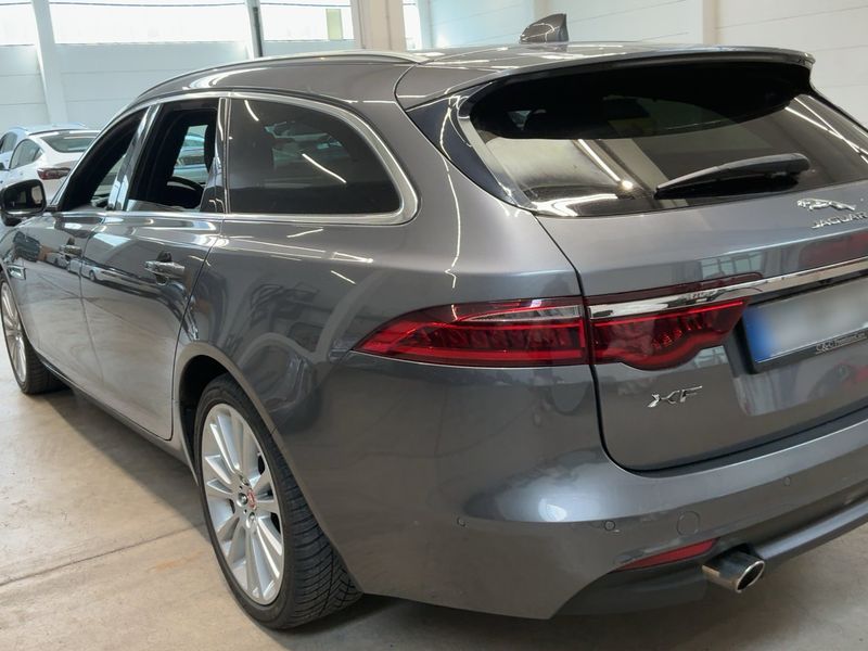 Jaguar XF 25d Portfolio AWD 2018 – снимка 6
