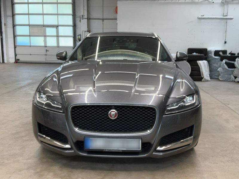 Jaguar XF 25d Portfolio AWD 2018 – снимка 14