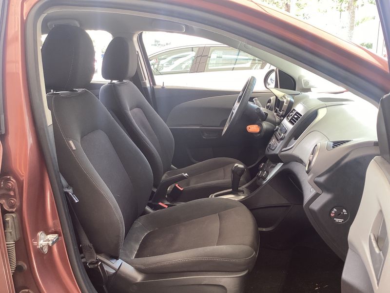 Chevrolet Aveo 1.4 LT 2011 – снимка 3