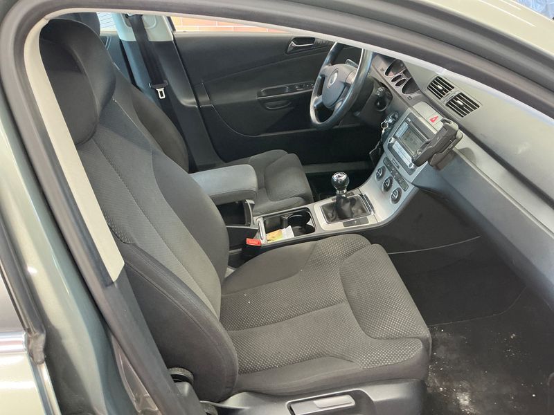 Volkswagen Passat 2.0 TDI Comfortline 2006 – снимка 3