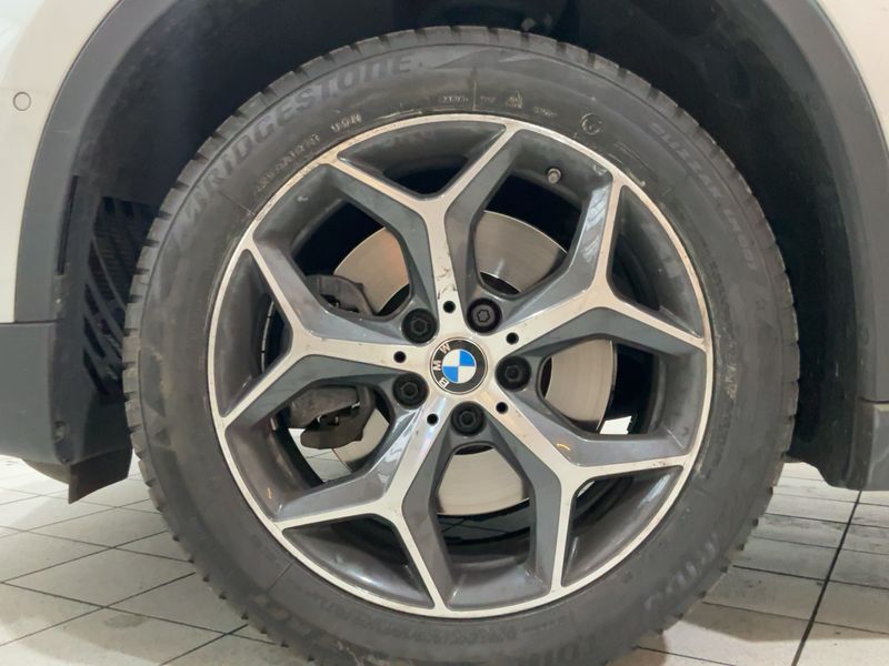 BMW X1 sDrive 20i xLine 2019 – снимка 3