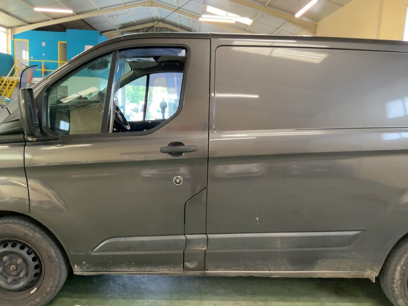 Ford Transit Custom 2.0 TDCi 300 L1 Limited 2021 – снимка 4