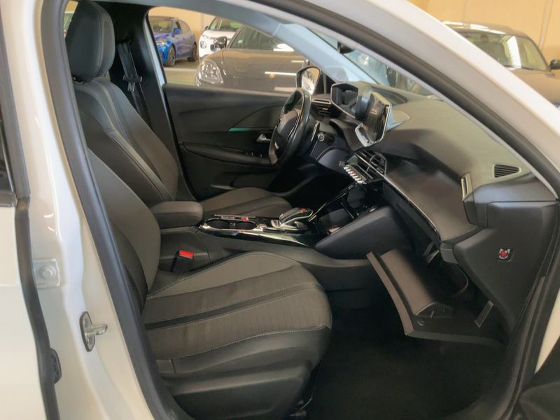 Peugeot 208 1.2 PureTech Allure 2019 – снимка 16