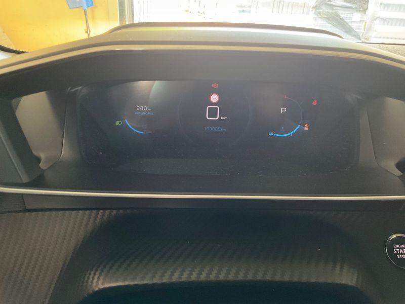 Peugeot 208 1.2 PureTech Allure 2019 – снимка 18