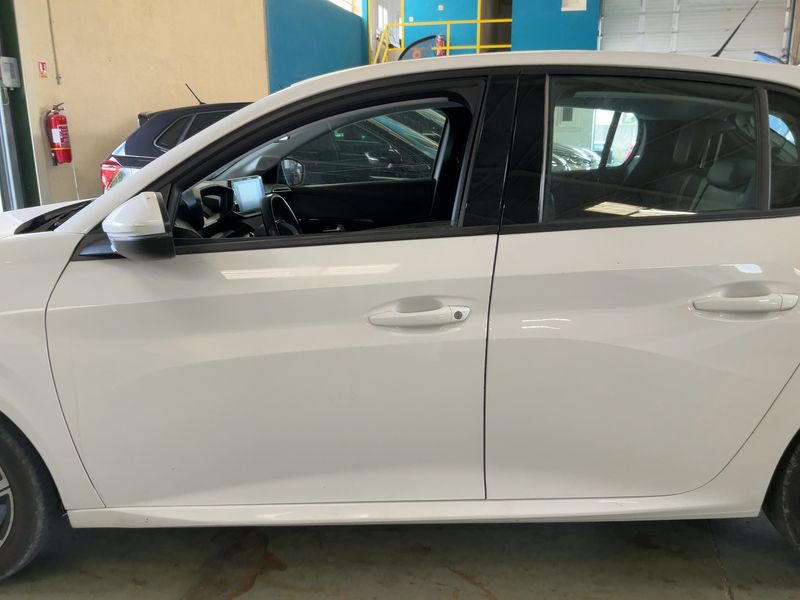 Peugeot 208 1.2 PureTech Allure 2019 – снимка 4