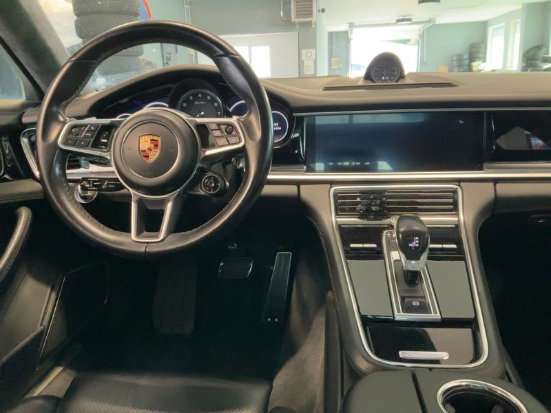 Porsche Panamera Turbo 2018 – снимка 17