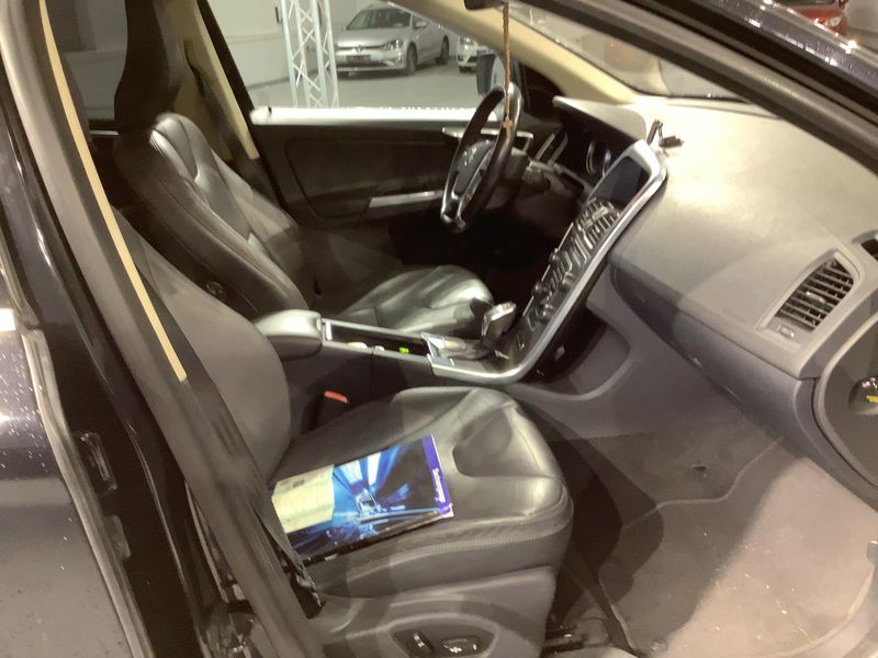 Volvo XC60 2.4 D5 Summum AWD 2012 – снимка 17