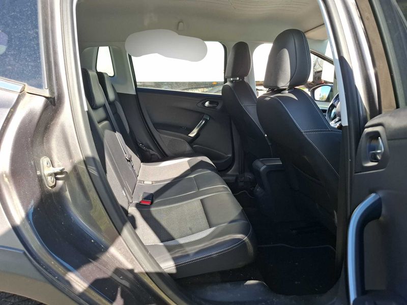 Peugeot 2008 1.2 PureTech Allure 2016 – снимка 14