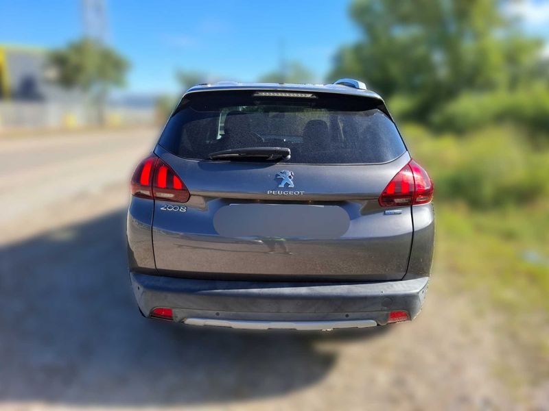 Peugeot 2008 1.2 PureTech Allure 2016 – снимка 4