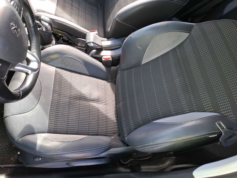 Peugeot 2008 1.2 PureTech Allure 2016 – снимка 40