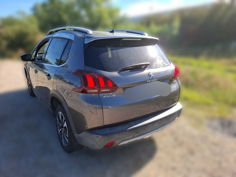 Peugeot 2008 1.2 PureTech Allure 2016 – снимка 3