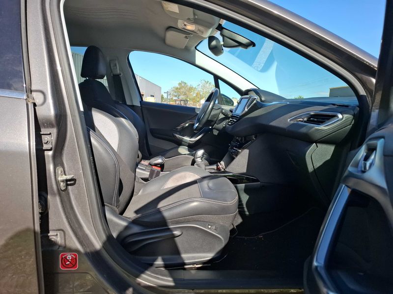Peugeot 2008 1.2 PureTech Allure 2016 – снимка 10