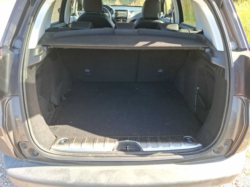 Peugeot 2008 1.2 PureTech Allure 2016 – снимка 9