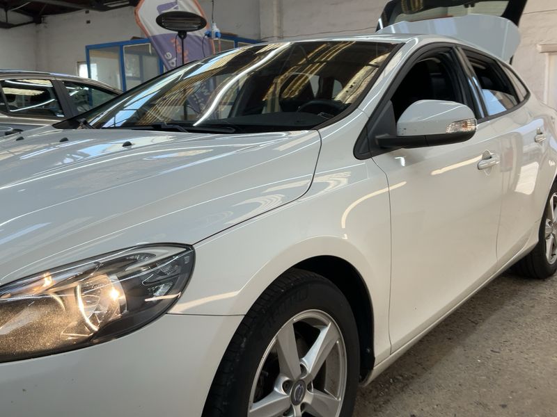 Volvo V40 2.0 D2 Kinetic 2016 – снимка 2