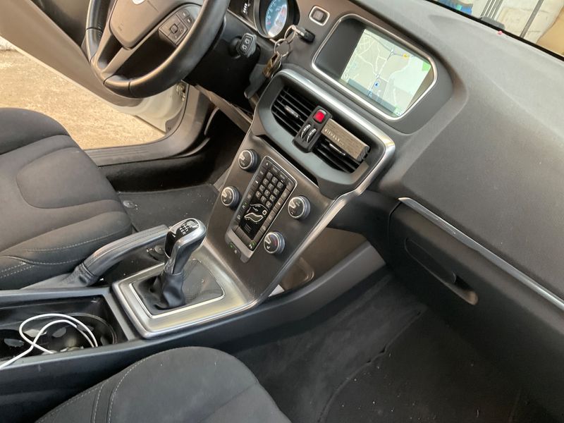 Volvo V40 2.0 D2 Kinetic 2016 – снимка 26