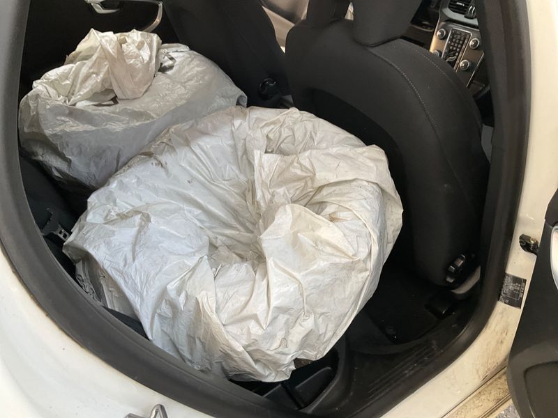 Volvo V40 2.0 D2 Kinetic 2016 – снимка 24