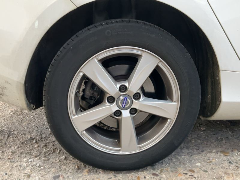 Volvo V40 2.0 D2 Kinetic 2016 – снимка 9