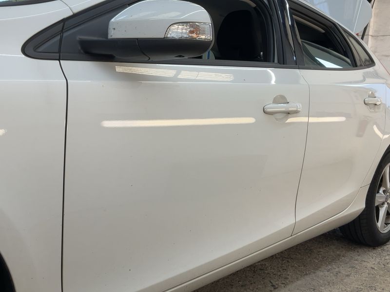Volvo V40 2.0 D2 Kinetic 2016 – снимка 4