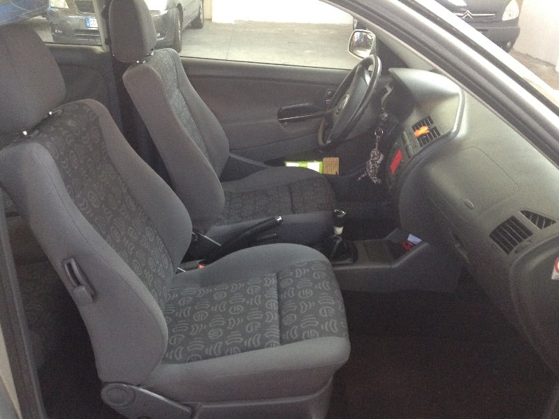 Seat Ibiza 1.4 Signo 2001 – снимка 10