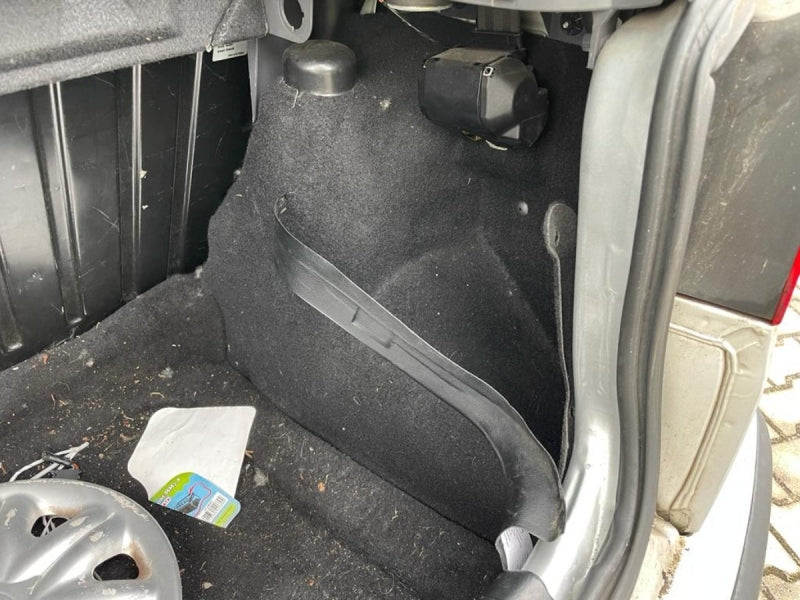 Seat Ibiza 1.4 Signo 2001 – снимка 36
