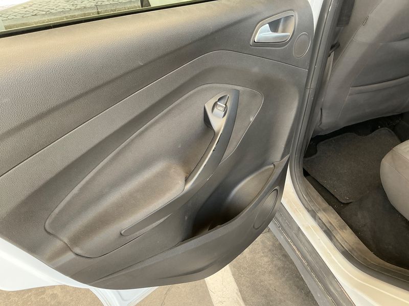 Ford C-Max 1.5 TDCi Titanium 2017 – снимка 30