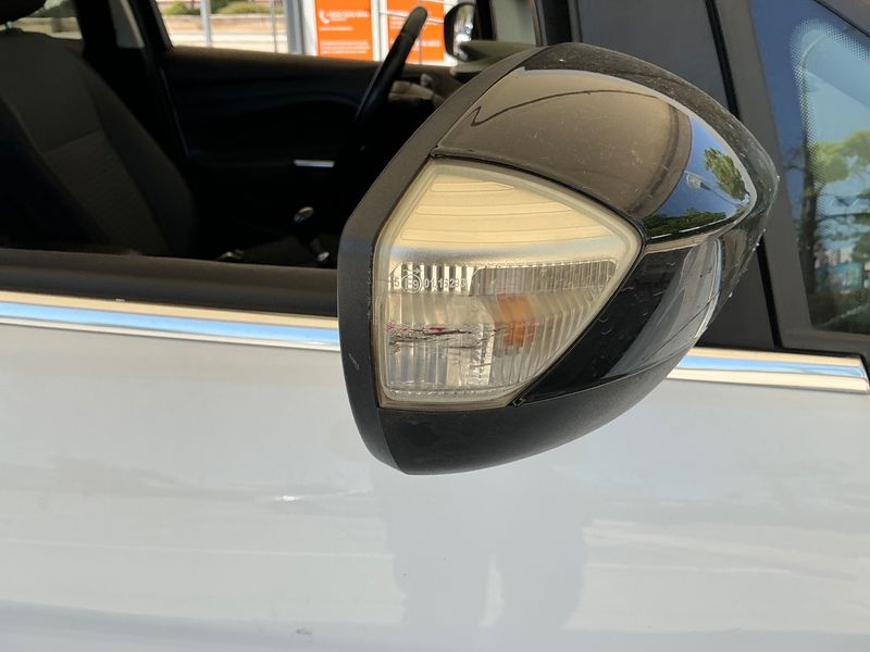 Ford C-Max 1.5 TDCi Titanium 2017 – снимка 24