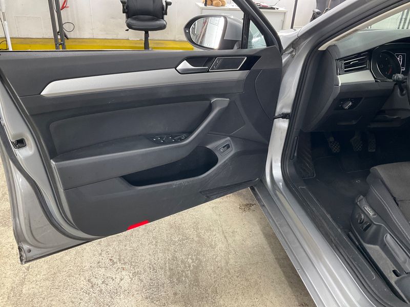 Volkswagen Passat 1.6 TDI Comfortline BlueMotion Tech 2018 – снимка 33