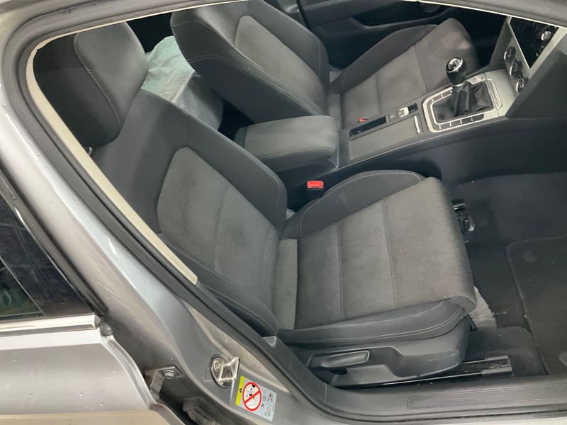 Volkswagen Passat 1.6 TDI Comfortline BlueMotion Tech 2018 – снимка 28