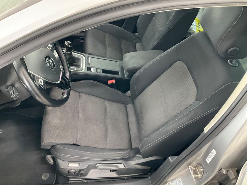 Volkswagen Passat 1.6 TDI Comfortline BlueMotion Tech 2018 – снимка 37