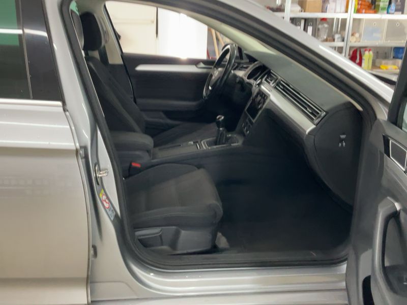 Volkswagen Passat 1.6 TDI Comfortline BlueMotion Tech 2018 – снимка 17