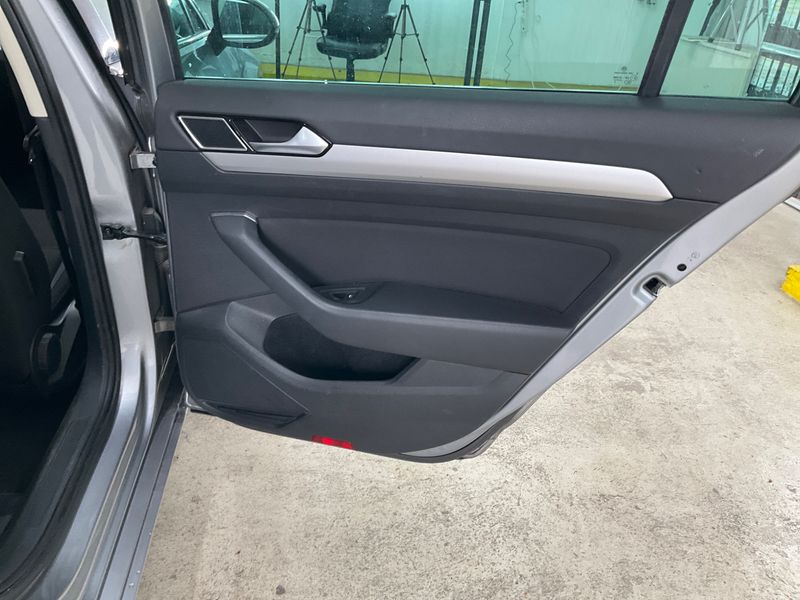 Volkswagen Passat 1.6 TDI Comfortline BlueMotion Tech 2018 – снимка 29