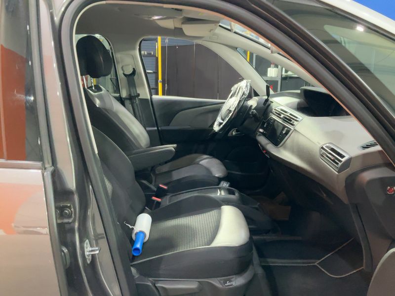 Citroen C4 Grand Picasso 2.0 Blue-HDi Shine 2018 – снимка 17