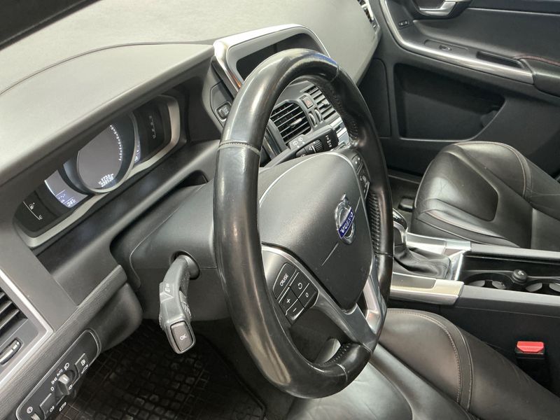 Volvo XC60 2.0 D4 Ocean Race 2WD 2016 – снимка 24