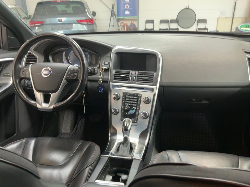 Volvo XC60 2.0 D4 Ocean Race 2WD 2016 – снимка 18
