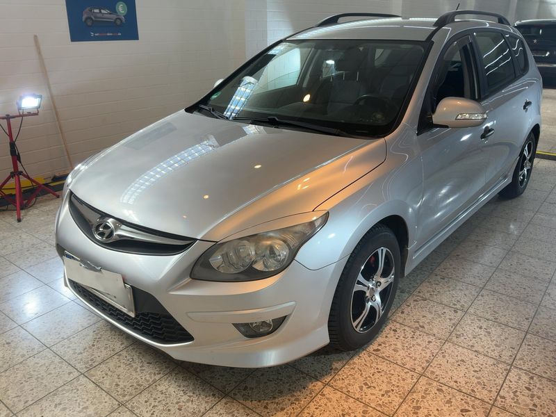 Hyundai i30 1.4 Classic 2012 – снимка 1