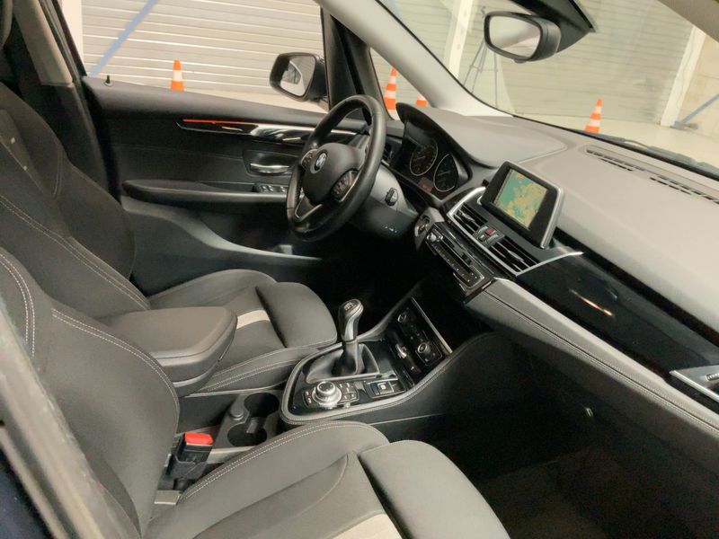 BMW 2er 218i Active Tourer Sport Line 2015 – снимка 17