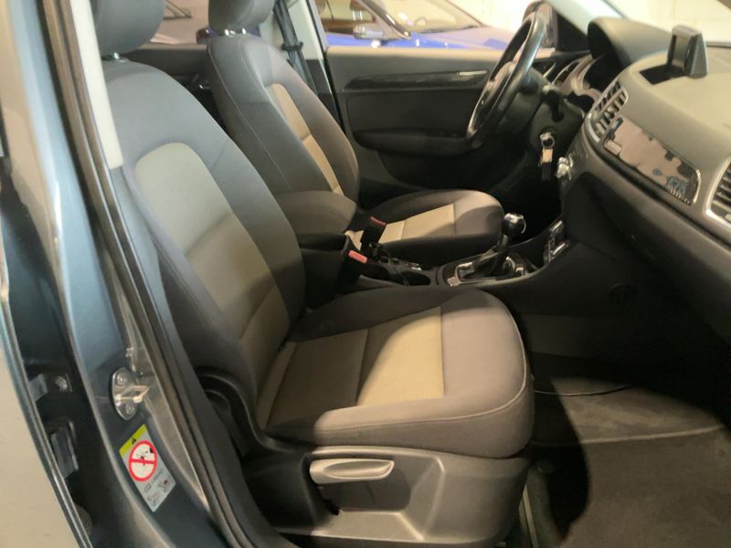 Audi Q3 2.0 TDI quattro Attraction 2011 – снимка 16